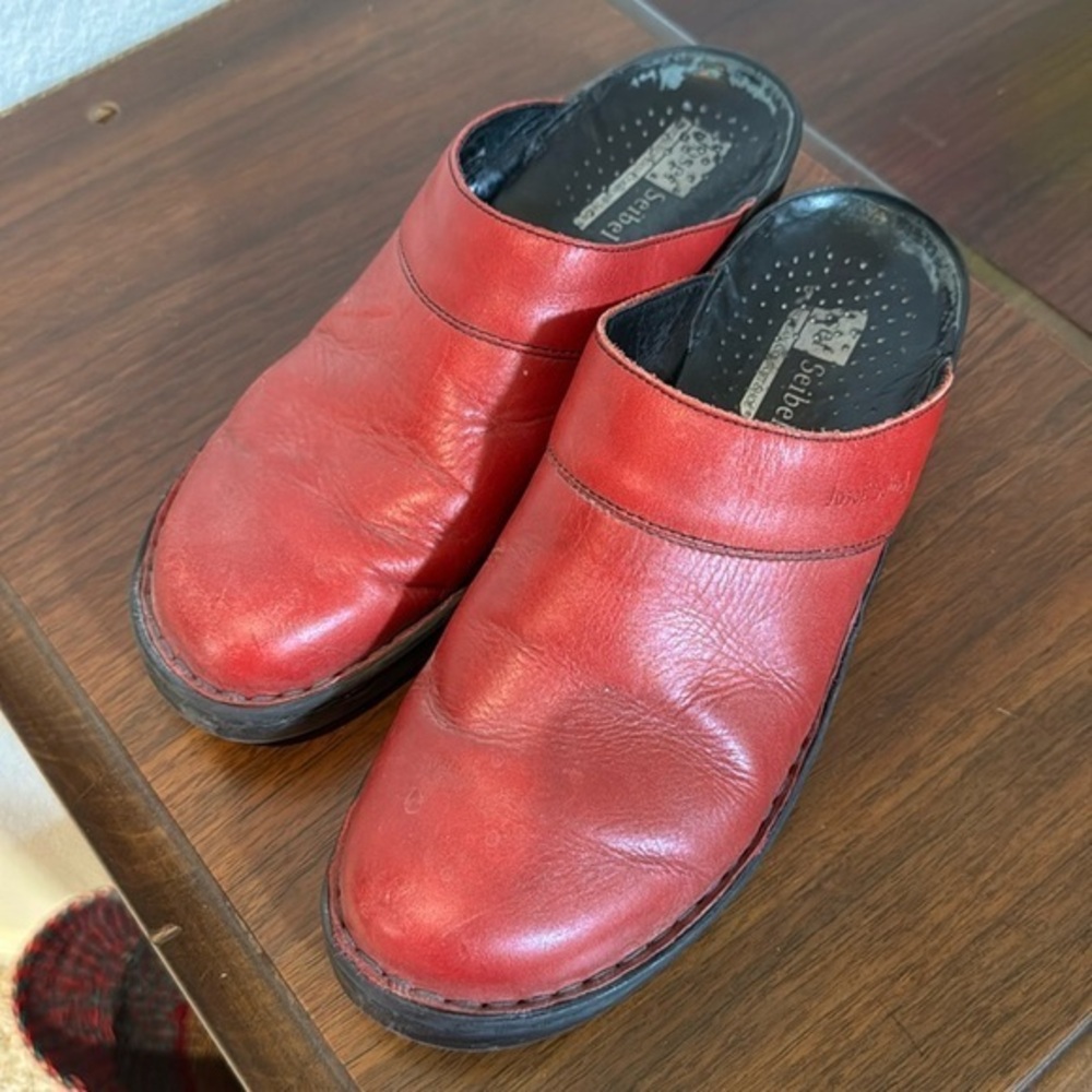 Josef Siebel mule slides. Red leather. So comfortable and cute.